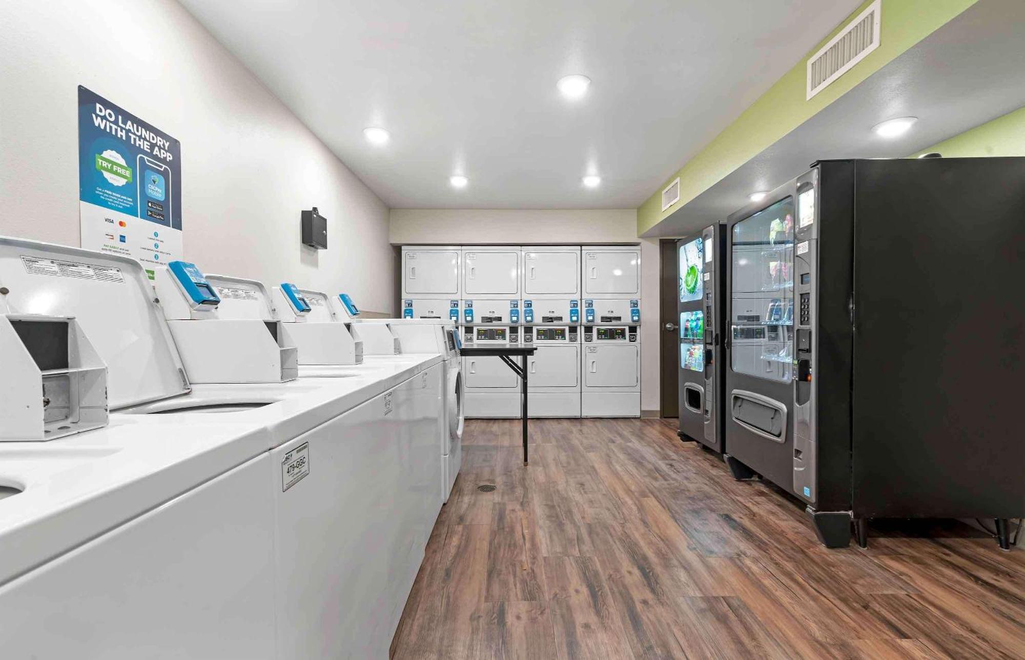 Extended Stay America Select Suites - Orlando - Airport Экстерьер фото